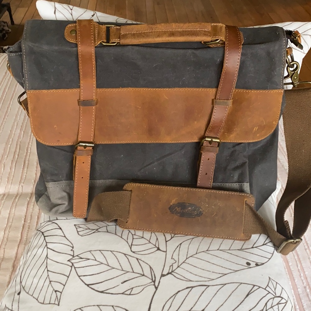 Manificent laptop bag/ satchel